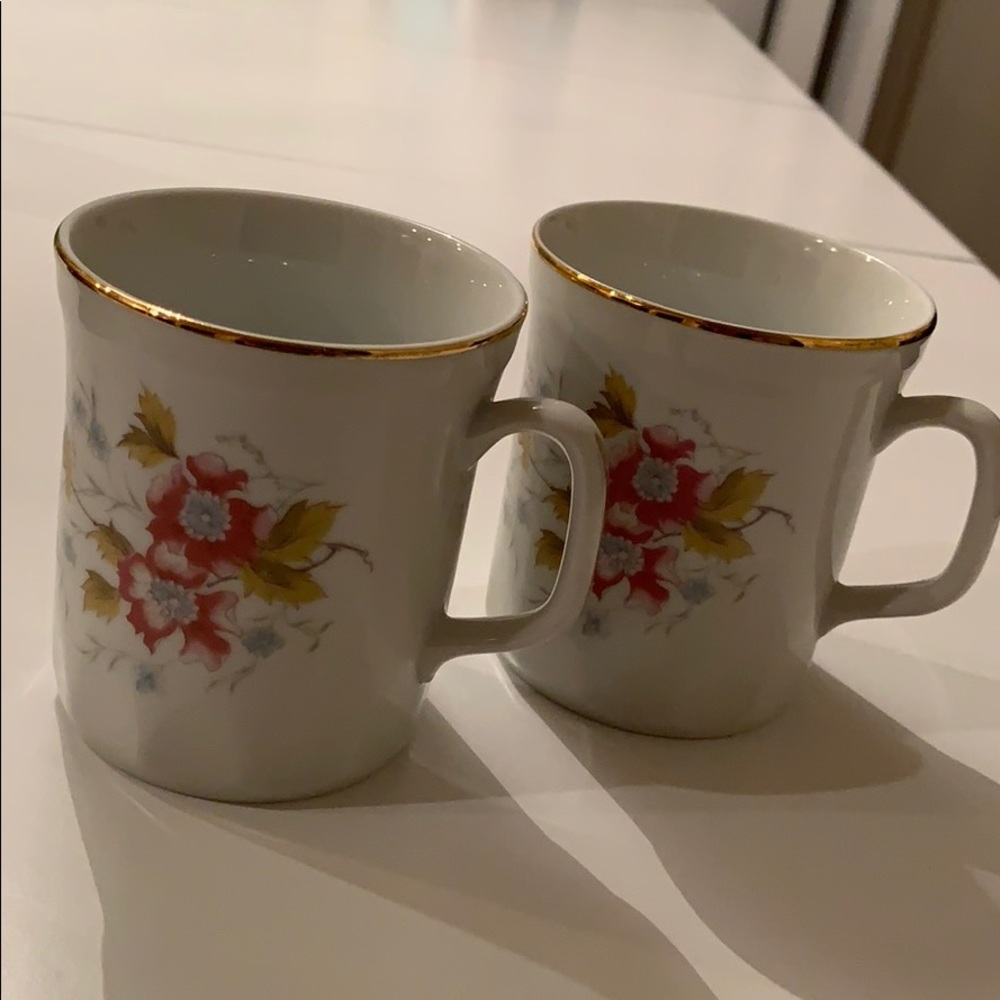 2 Fine coffee mugs